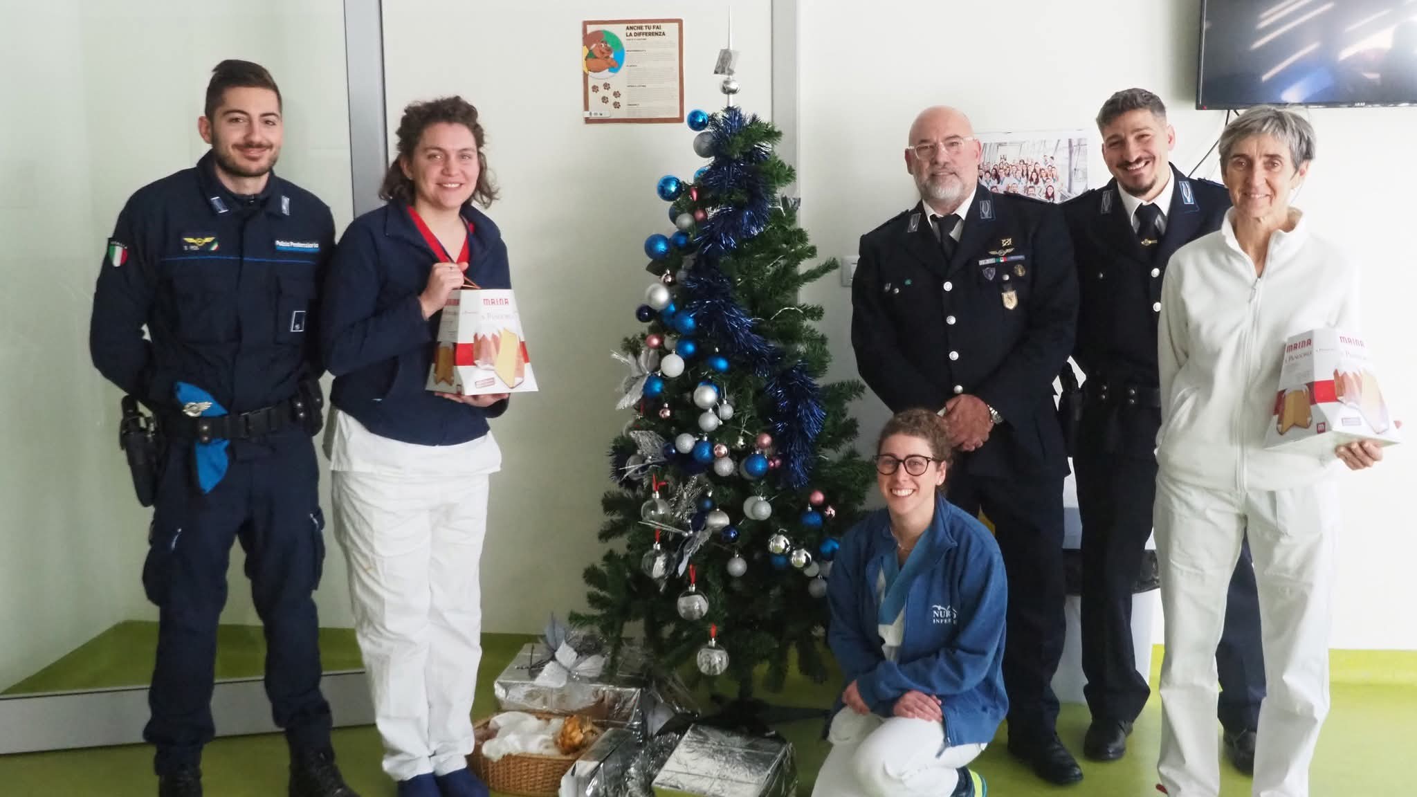 A Natale un gesto di vicinanza, protagonista la Polizia Penitenziaria FOTO