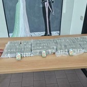 Spari nella notte e chili di droga nel Canavese: maxi-blitz all’alba, due arresti e sette denunce Spari nella notte e chili di droga nel Canavese: maxi-blitz all’alba, due arresti e sette denunce