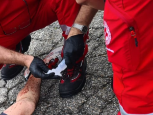 Cossato: Apre la portiera e colpisce un ciclista, 63enne in ospedale Cossato: Apre la portiera e colpisce un ciclista, 63enne in ospedale