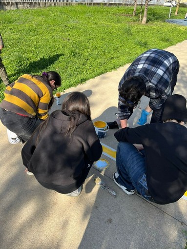 Biella, “Cantieri di Bellezza”: studenti trasformano spazi urbani tra murales e aree sportive