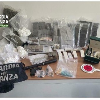 Dal Nord Ovest - Sequestrati oltre 45 chili di droga e beni di lusso: in carcere un presunto trafficante Dal Nord Ovest - Sequestrati oltre 45 chili di droga e beni di lusso: in carcere un presunto trafficante