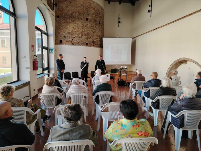 Prevenzione reati: i Carabinieri di Occhieppo Superiore incontrano la cittadinanza per la sicurezza FOTO Prevenzione reati: i Carabinieri di Occhieppo Superiore incontrano la cittadinanza per la sicurezza FOTO