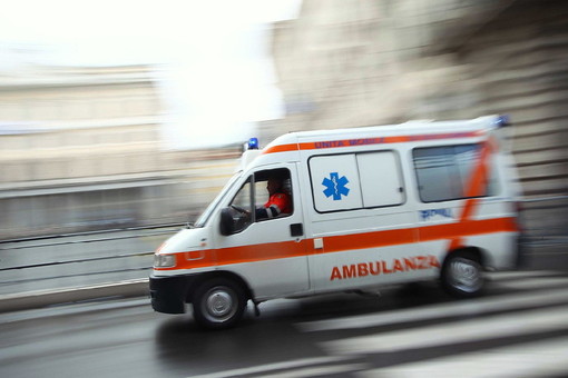 Dal Nord Ovest - Scontro tra auto e moto, 18enne trasportato in codice rosso a Novara (foto di repertorio) Dal Nord Ovest - Scontro tra auto e moto, 18enne trasportato in codice rosso a Novara (foto di repertorio)