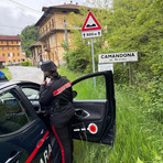 Si spaccia per volontario di una onlus per l'assistenza ai disabili, bloccato a Camandona dai Carabinieri Si spaccia per volontario di una onlus per l'assistenza ai disabili, bloccato a Camandona dai Carabinieri