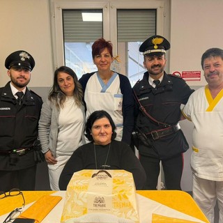 Carabinieri, bel gesto in casa di riposo: a Crevacuore un dono di Pasqua tra solidarietà e vicinanza