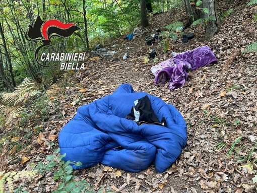 Biella Favaro, manette ai polsi al fermato e all'uomo caduto durante la fuga FOTO