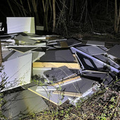 Mongrando, sorpresi a scaricare rifiuti nel bosco: decisiva la segnalazione di un cittadino