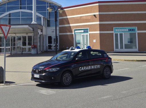 Vigliano, sorpreso a rubare al supermercato: aveva un ordine di carcerazione pendente da quasi 3 anni