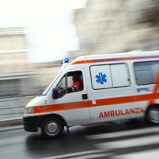 Dal Nord Ovest - Scontro tra auto e moto, 18enne trasportato in codice rosso a Novara (foto di repertorio)