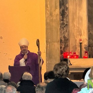 Biella, al Cimitero Urbano la Messa in memoria dei defunti, il Vescovo Farinella: &quot;Il nostro destino è la vita eterna&quot; FOTO Davide Finatti per newsbiella.it