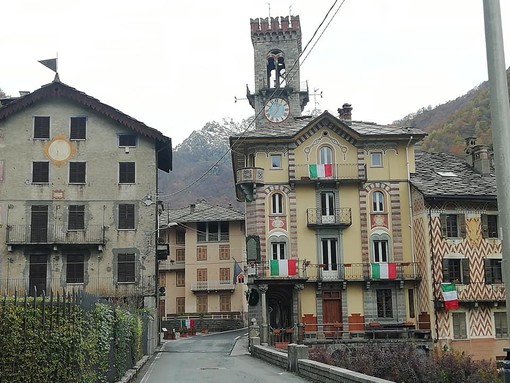 Rosazza ricorda il 4 Novembre, Tricolore esposto nelle case del paese FOTOGALLERY