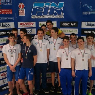 La staffetta 4x100 mista juniores maschile e il gruppo Dynamic Sport al completo La staffetta 4x100 mista juniores maschile e il gruppo Dynamic Sport al completo