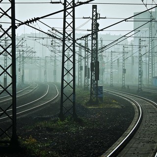 Tentato furto di rame blocca la linea ferroviaria per Novara: circolazione sospesa per Malpensa e Busto Arsizio (foto di repertorio)