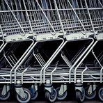 Gaglianico, tentano di uscire con due carrelli senza passare dalle casse: lasciati oltre 600 euro di prodotti (foto di repertorio)