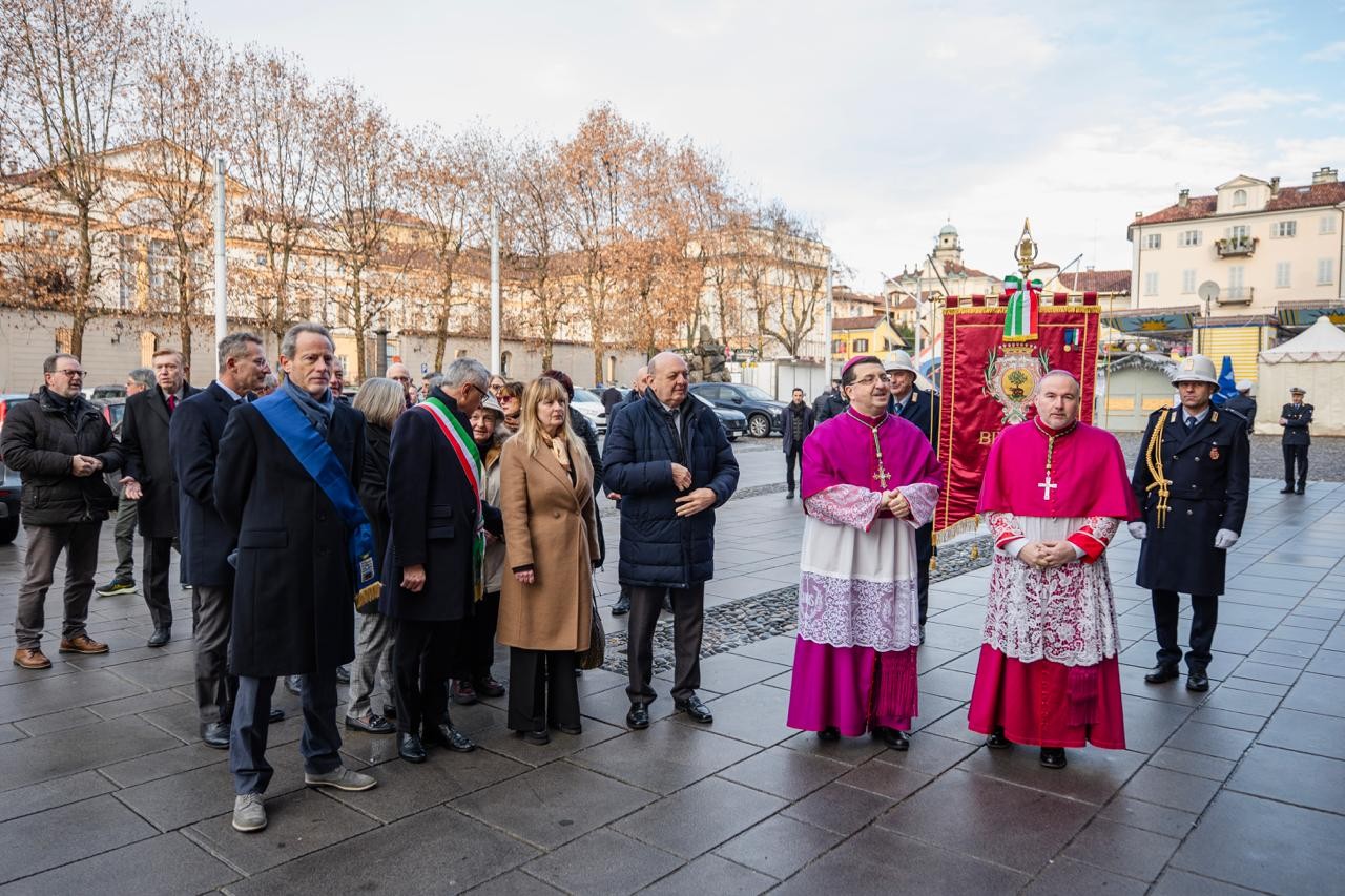Biella in festa per Santo Stefano, Vescovo Farinella: “Ci guidi lo Spirito Santo, la nostra vita sia al servizio della comunità” FOTO