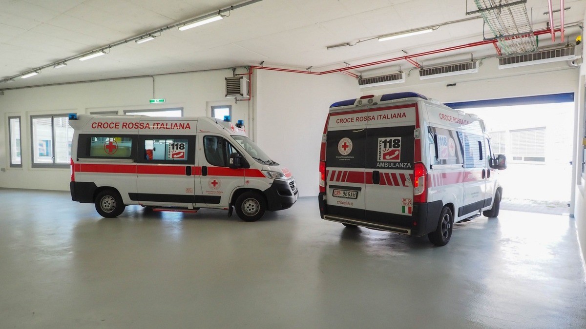 Scontro tra mezzi a Cossato, in ospedale una donna