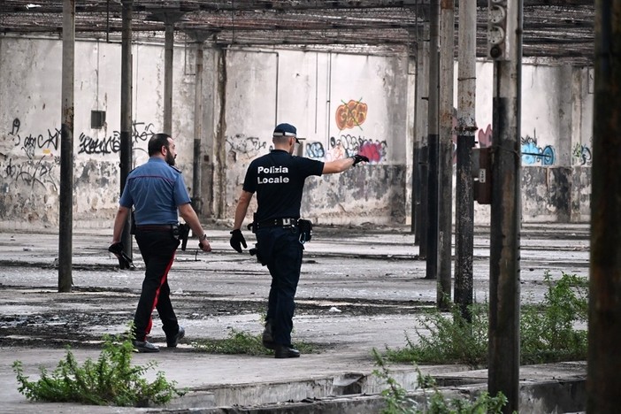 Biella, sequestrati ashish e un machete: controlli all'ex Lanificio Rivetti