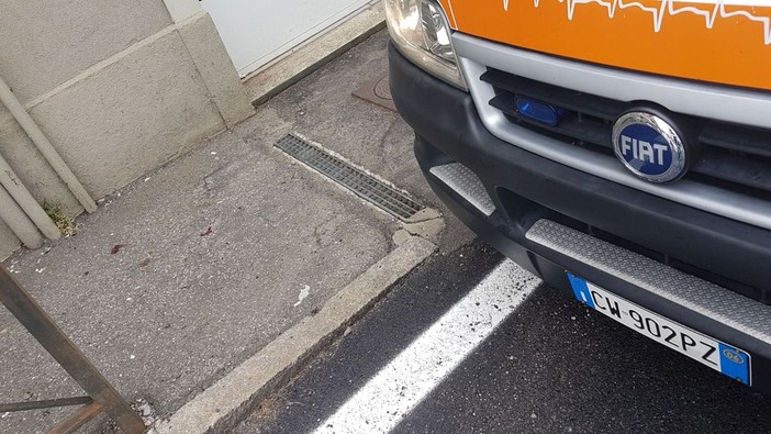 Biella, anziana a terra tra l'indifferenza dei passanti, foto archivio