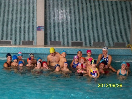 Tutti in acqua con i corsi Dynamic Sport Tutti in acqua con i corsi Dynamic Sport