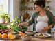 Alimentazione in gravidanza: colmiamo il fabbisogno di minerali e vitamine - Immagine generata con IA