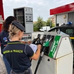 Biella, sequestrati quasi 20mila litri di gasolio irregolare Biella, sequestrati quasi 20mila litri di gasolio irregolare