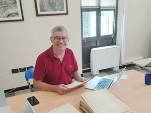 Alessandro Barbero all'Archivio di Stato di Biella: "Un ospite d'onore!" - Foto pagina Facebook Archivio di Stato Biella