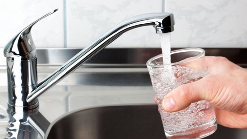 Crisi idrica, anche Salussola limita l’uso dell’acqua potabile: attenzione agli sprechi Crisi idrica, anche Salussola limita l’uso dell’acqua potabile: attenzione agli sprechi