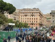 L'assessore di Biella, Edoardo Maiolatesi, assiste alla sfilata L'assessore di Biella, Edoardo Maiolatesi, assiste alla sfilata