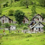 Conto alla rovescia per la passeggiata solidale all’Alpe Artignaga (foto di repertorio)