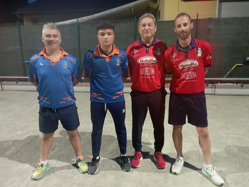 Bonello-Boschetto, in maglia rossa, vincono la notturna di Gaglianico - Foto Federbocce