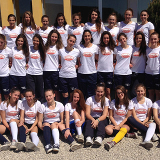 Il gruppone di atlete del Botalla Teamvolley a Torri di Quartesolo Il gruppone di atlete del Botalla Teamvolley a Torri di Quartesolo