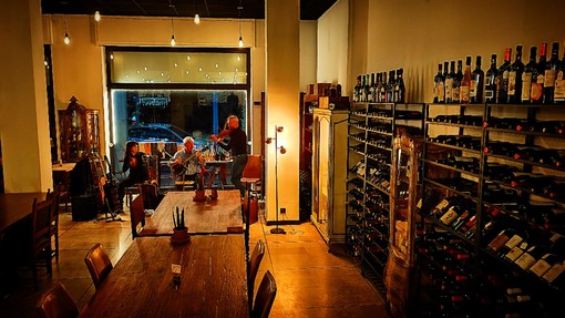 A Vigliano ti aspetta Bi-cer: la nuova vineria, ristorante e wine shop - Foto  Bi-cer: