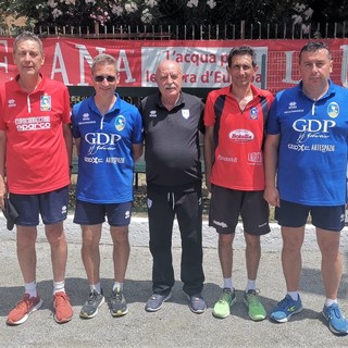 Denis Pautassi, quarto da sinistra, secondo a Ponderano - Foto Federbocce Denis Pautassi, quarto da sinistra, secondo a Ponderano - Foto Federbocce