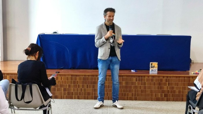 Al Liceo Avogadro di Biella Alessandro Barbaglia Al Liceo Avogadro di Biella Alessandro Barbaglia