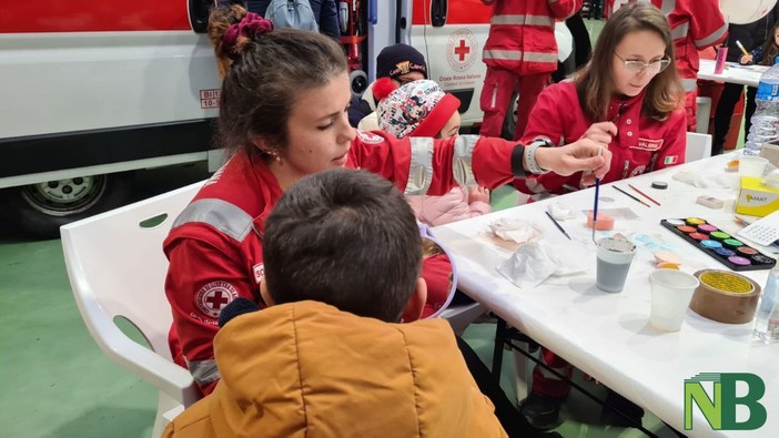 Torrazzo, Festa dell’Assunta: Croce Rossa e Polizia in campo per l’incontro educativo, annullati i fuochi Torrazzo, Festa dell’Assunta: Croce Rossa e Polizia in campo per l’incontro educativo, annullati i fuochi