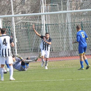 L'episodio del gol annullato a Marazzato (Foto Studio Fighera)