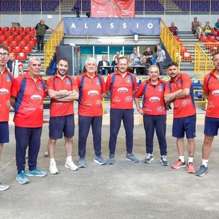 Nella foto i giocatori delle due quadrette del  Crc Gaglianico protagonisti ad Alassio, da sinistra: Pegoraro, Granaglia, Sari, Amerio,  Ponzo, Cibrario, Negro, Manolino 