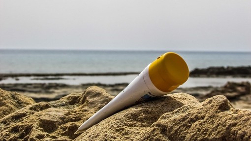 Estate a misura di bambino: come proteggere la pelle senza fermare il divertimento
