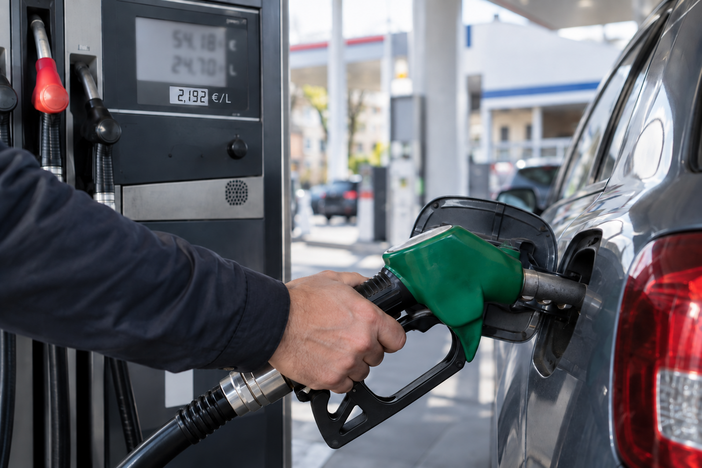 Caro carburanti, italiani al limite: "Interventi urgenti su benzina e gasolio" Caro carburanti, italiani al limite: "Interventi urgenti su benzina e gasolio"