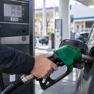Caro carburanti, italiani al limite: "Interventi urgenti su benzina e gasolio"