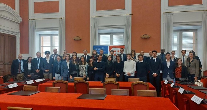 Educazione, cultura e sostenibilità: Piemonte al centro della cooperazione alpina Educazione, cultura e sostenibilità: Piemonte al centro della cooperazione alpina