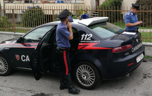 Verrone: Trovati contenitori di monili in oro nei pressi di un bar Verrone: Trovati contenitori di monili in oro nei pressi di un bar