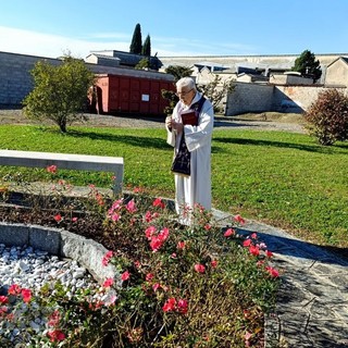 Biella, commozione e raccoglimento al tempio crematorio: celebrata la cerimonia in memoria dei defunti - Foto Baù per newsbiella.it Biella, commozione e raccoglimento al tempio crematorio: celebrata la cerimonia in memoria dei defunti - Foto Baù per newsbiella.it
