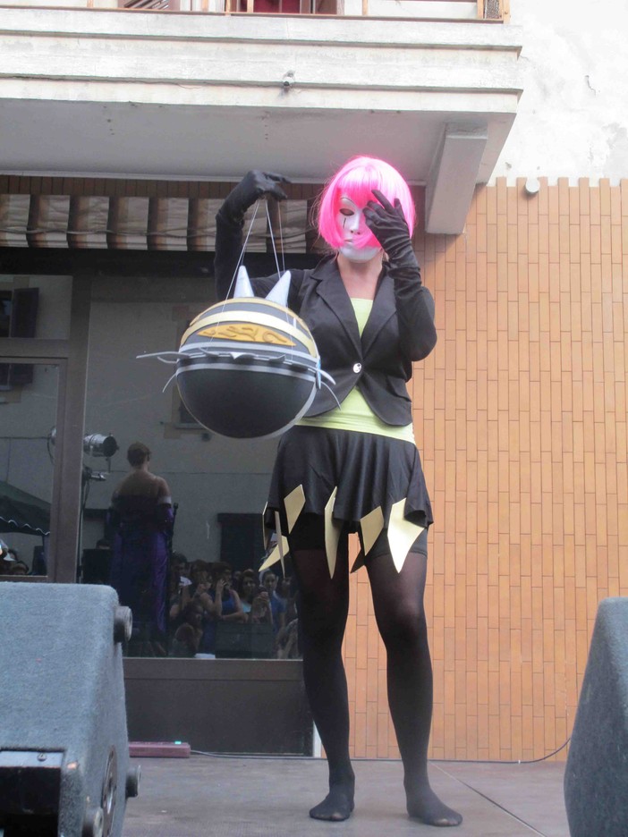 Costumi, fumetti e vino Costumi, fumetti e vino