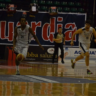 Basket - Una Banca Sella in crescita schianta anche Genova  FOTOGALLERY