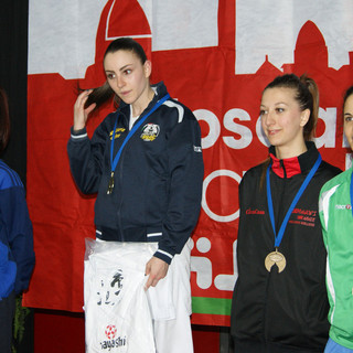 Deborah Spagnuolo sul podio (2ª da destra) Deborah Spagnuolo sul podio (2ª da destra)