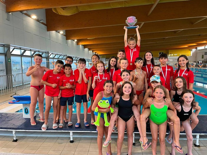 Nuoto, In Sport Rane Rosse seconde in Lombardia ai Regionali Esordienti B Nuoto, In Sport Rane Rosse seconde in Lombardia ai Regionali Esordienti B