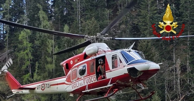 Casapinta, ritrovata la donna dispersa: elitrasportata dai Vigili del Fuoco Casapinta, ritrovata la donna dispersa: elitrasportata dai Vigili del Fuoco