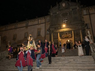 L'Assunta a Oropa, il Vescovo Farinella: "Guarda la stella, invoca Maria" L'Assunta a Oropa, il Vescovo Farinella: "Guarda la stella, invoca Maria"