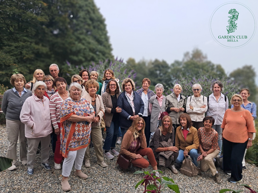 Un pomeriggio di incanto a Netro: il foliage del Jay Blue House Garden conquista il Garden Club di Biella